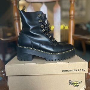 Dr Martens Leona Boot